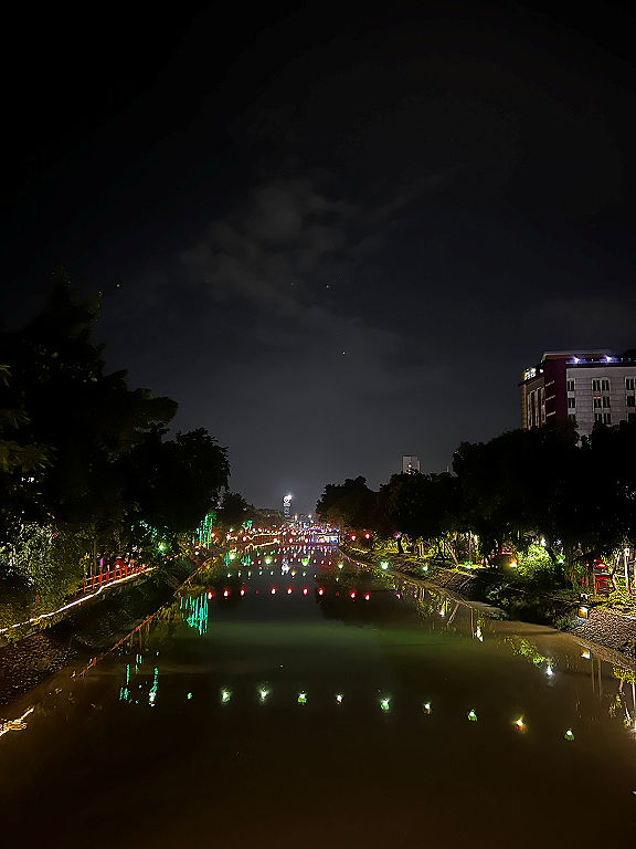 Surabaya by night - Besems.eu
